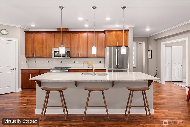 4th image of 8301 Orcas Loop NE