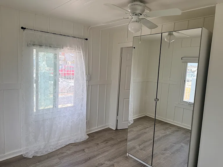 1718 Grove St — Photo 9