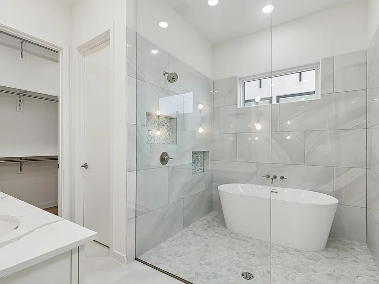 4739 Gretna St #203 — Photo 16