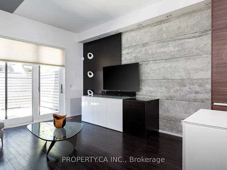 238 Manning Ave — Photo 11