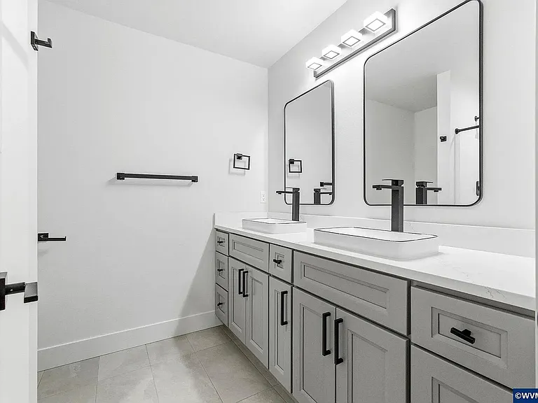 4845 Elvira Pl N — Photo 34