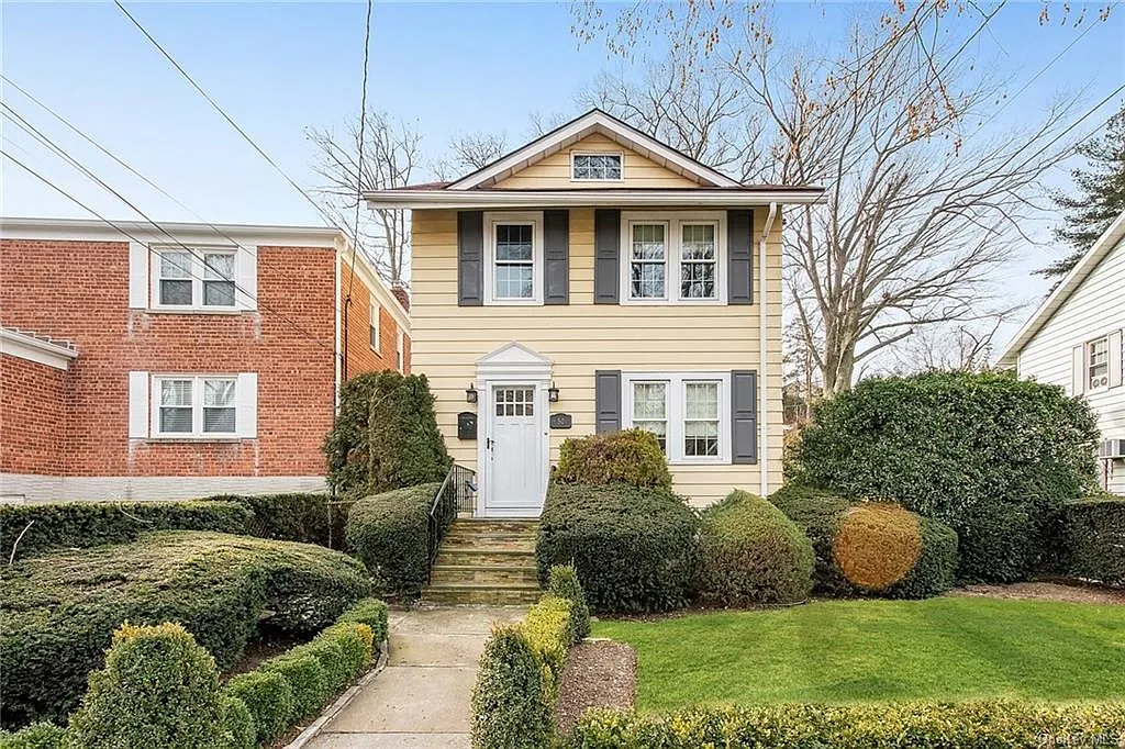 50 Fisher Ave photo 1