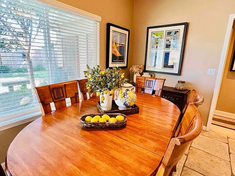 113 Sterling Oaks Dr — Photo 6