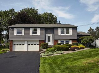 7478 Thunderbird Rd, Liverpool, NY 13088