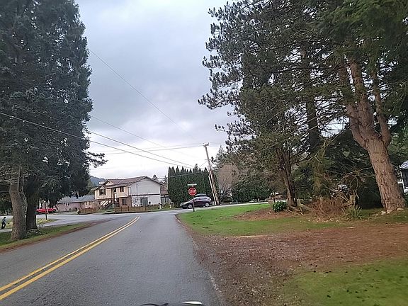 5th image of 386 Lakeside Dr