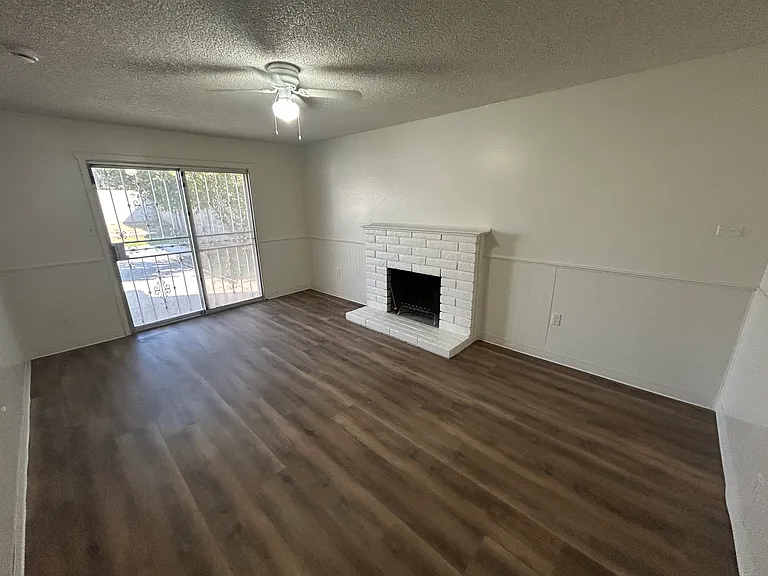 4694 N Holt Ave — Photo 3