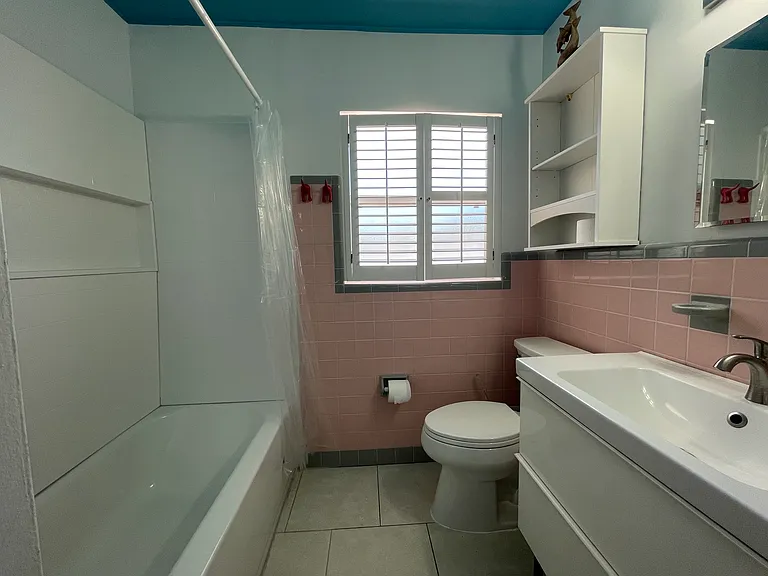 4048 Yardley Ave N — Photo 8