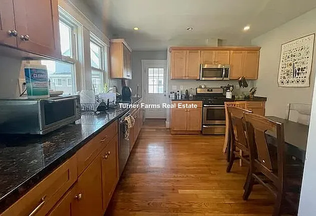 66 Frederick Ave — Photo 3