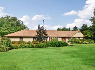 122 Bristol Dr, Woodbury, NY 11797