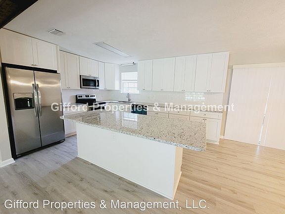 4th image of 1611 Julia St
