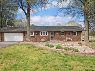 1406 Pausch Rd, O'Fallon, IL 62269