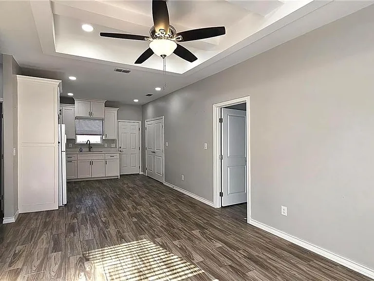 2809 E Israel Ave #1 — Photo 4