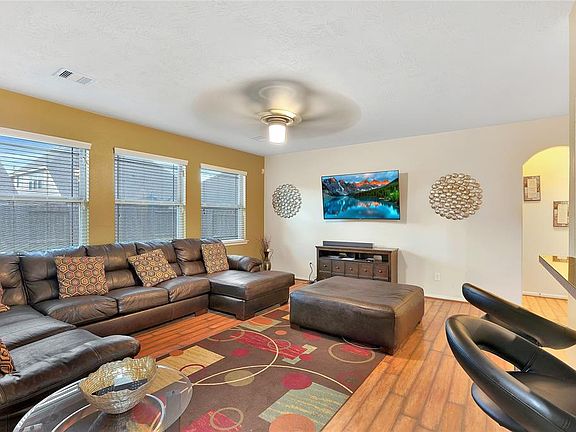 4th image of 1919 Nentwich Ln