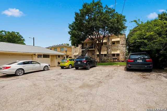 412 Club Dr #1 — Photo 18