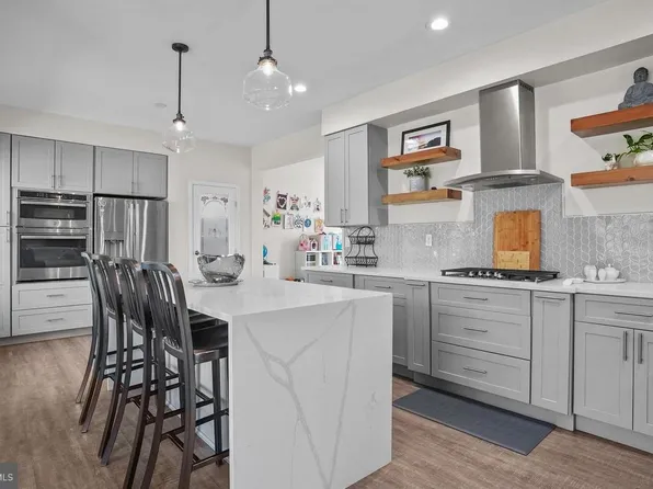 503 Ridgerun Ln, Philadelphia, PA 19111