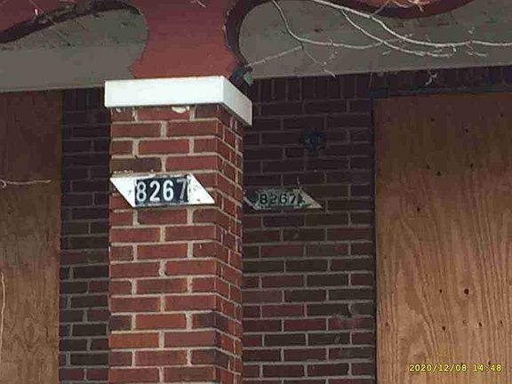 8267 E Hollywood