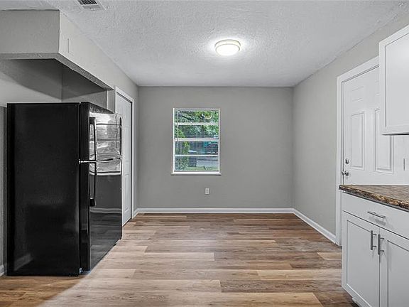 5th image of 2131 NE 7th Ave