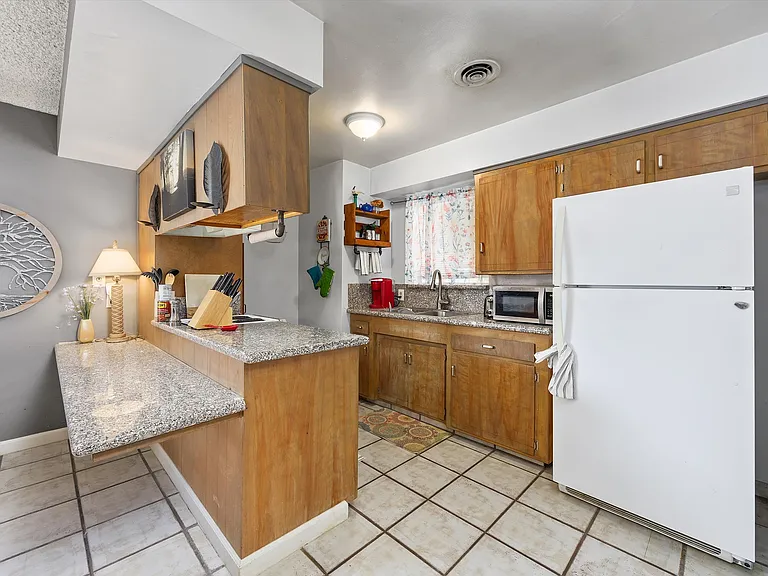 1928 Dracena St — Photo 5