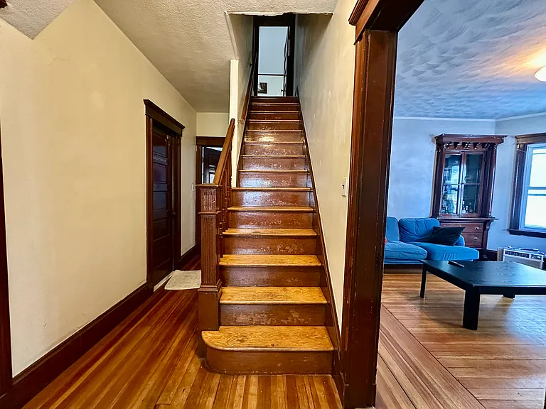 183 College Ave — Photo 9