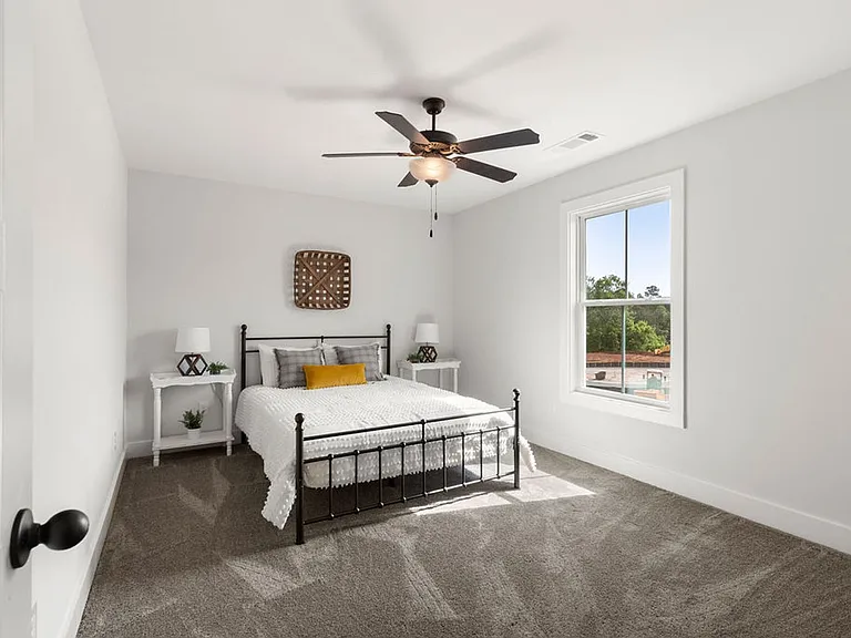 536 Judd Ave — Photo 10