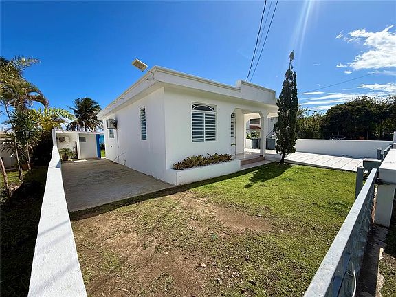 2nd image of Carr 3 Beach Front