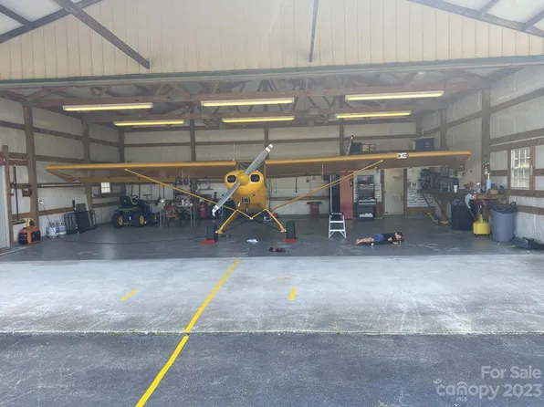 304 Downwind Leg Rd, Gilbert, SC 29054