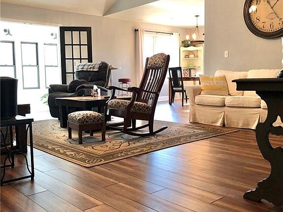 4th image of 3 Buckland Ln