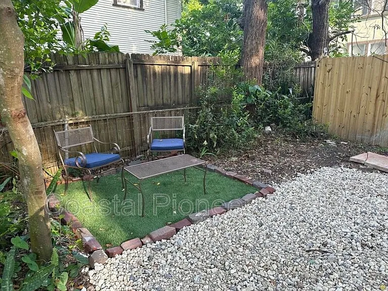 115 W Plymouth St #C — Photo 10