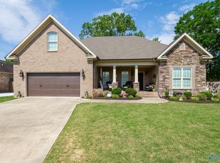 311 Pembrooke Cir SE, Hartselle, AL 35640