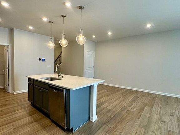 4th image of 5611 Axil Ln