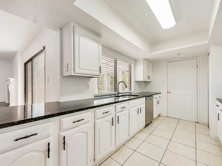 3316A John Muir Ct — Photo 19