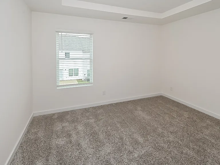 132 The Heights Dr — Photo 12