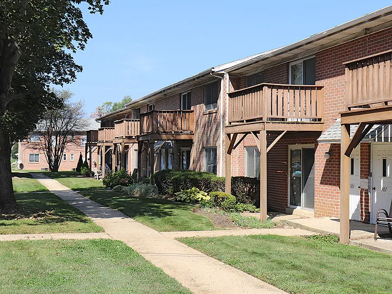 Springside Manor — Photo 3