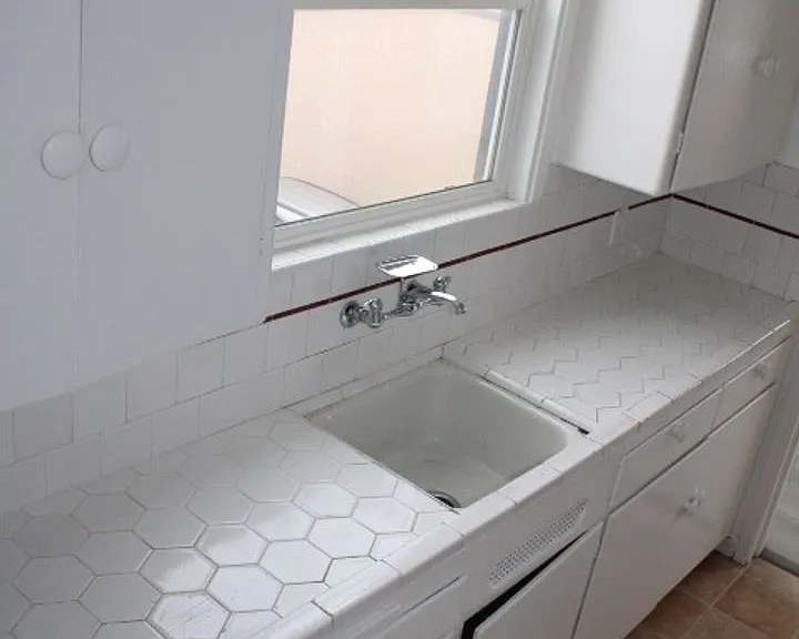 4010 Macdonald Ave — Photo 5