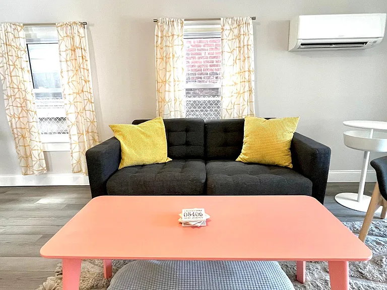 112 N Harvard Ave #1 — Photo 4