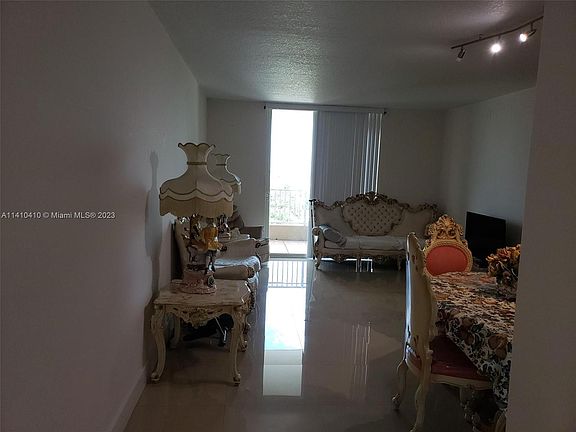 4th image of 117 NW 42nd Ave APT 1115