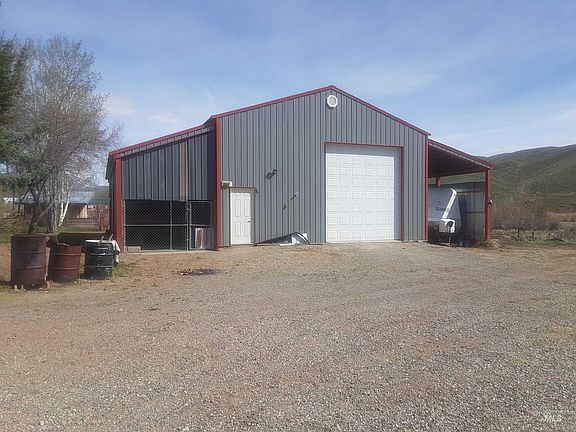 4th image of 102 Willow Creek Rd