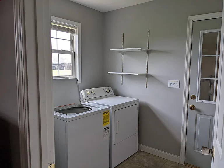 153 Deep Springs Dr — Photo 17