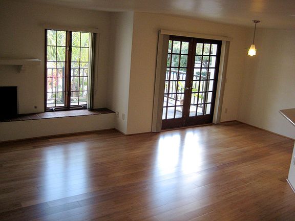 4th image of 8686 Villa La Jolla Dr Unit 1