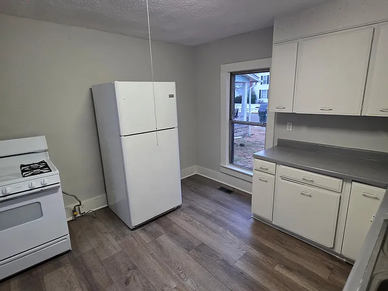 1008 Kenilworth Ave — Photo 10