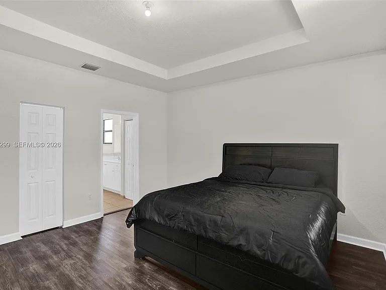 2502 NE 1st St — Photo 35