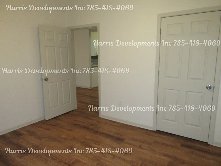 909 W 17th St — Photo 12