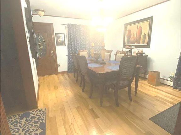 3rd image of 2219 99th St