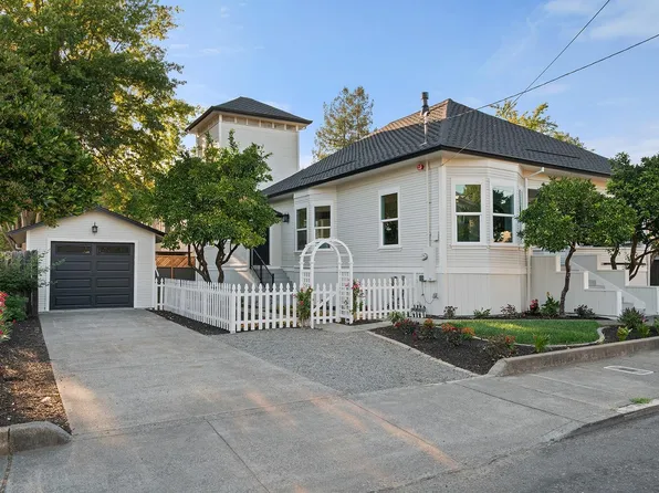 521 Prince Avenue, Healdsburg, CA 95448