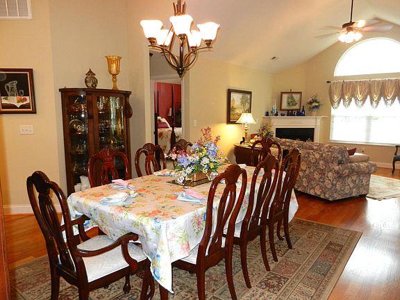 3rd image of 5529 Orchard Villas Cir