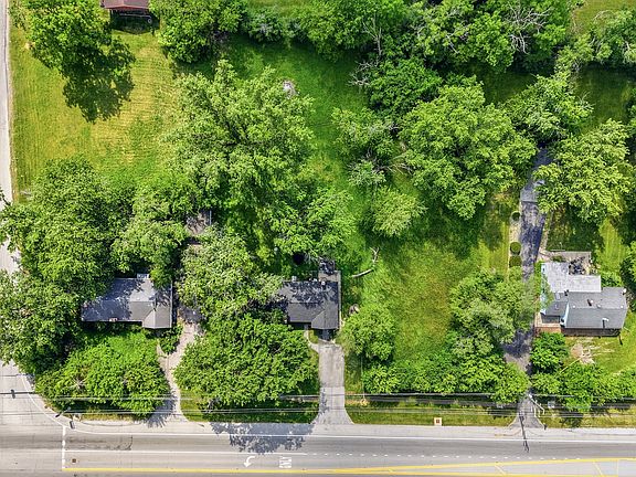 4th image of 20258 Crawford Ave