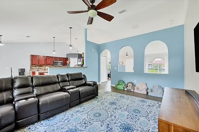 3565 Brownwood Ter — Photo 4