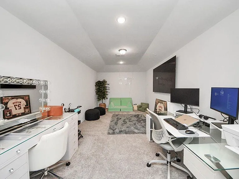 8922 Golden Mist Dr — Photo 20