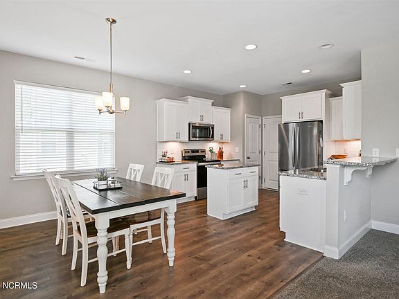 3rd image of 5618 Connifer Ct