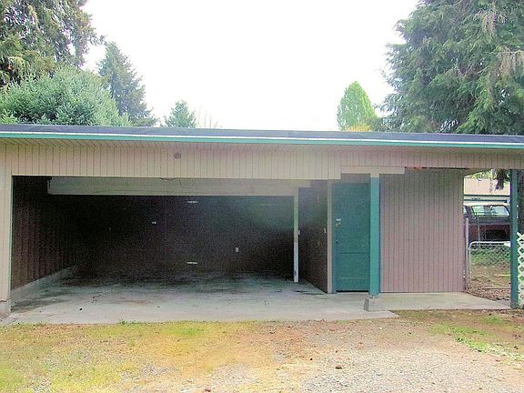 2nd image of 944 5th St